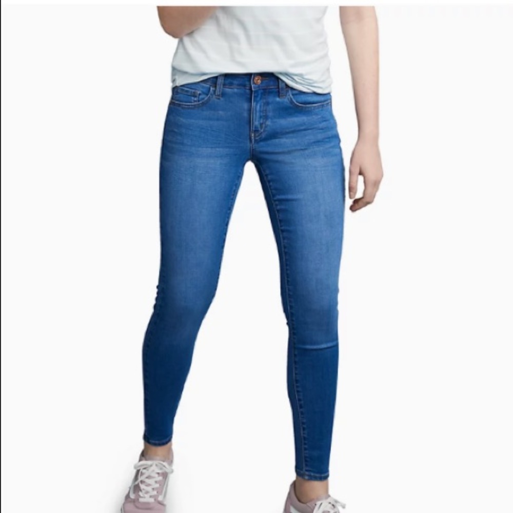 NWT SO light wash low rise Jeggings size 3L (long).